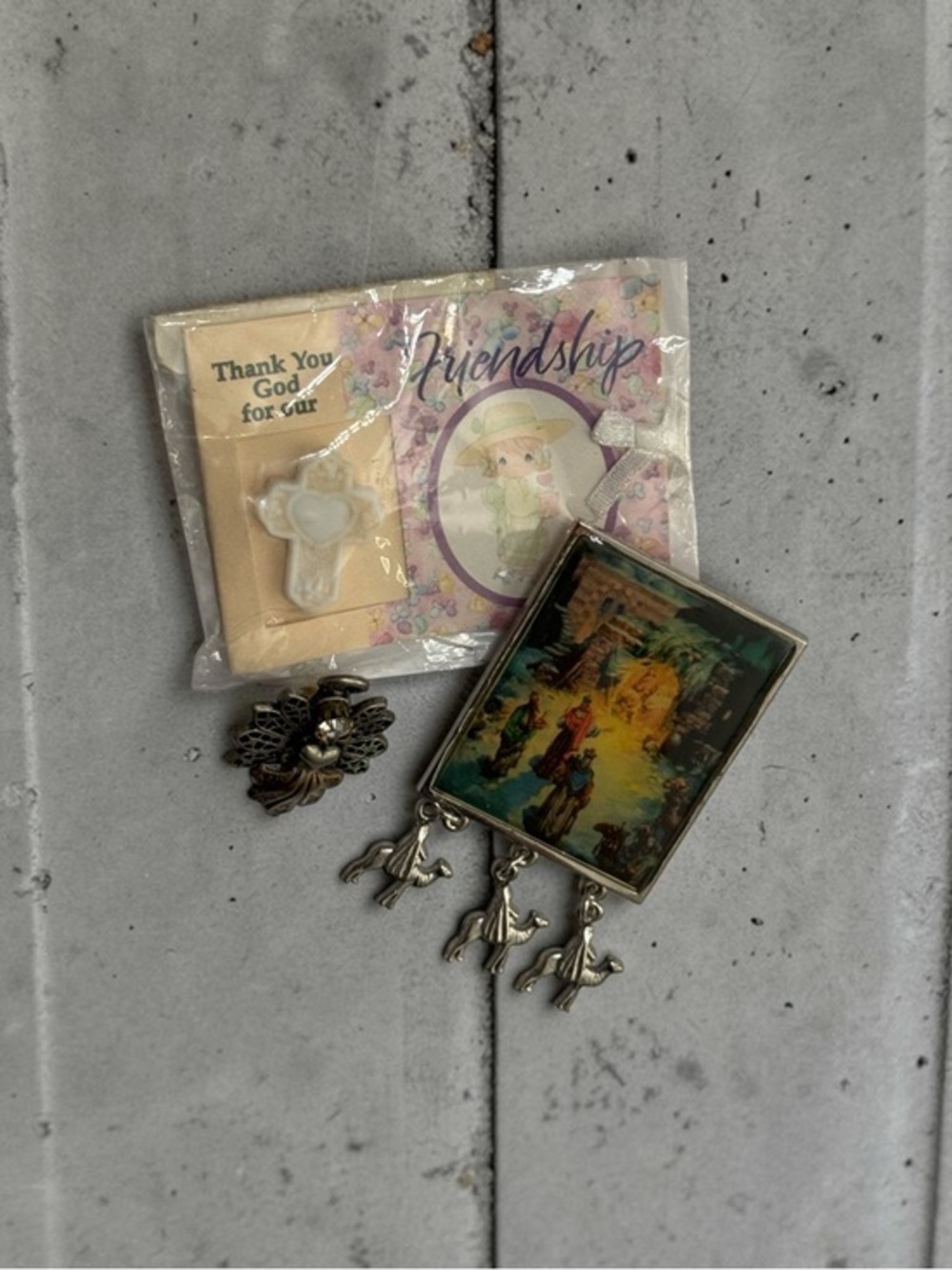 🫶🏻 Religious Scene, Cross and Angel Pins